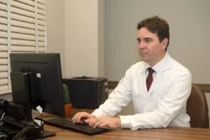 Dr. Reitan Ribeiro, cirurgião oncologista. Foto: Divulgação/ Denis Ferreira Neto