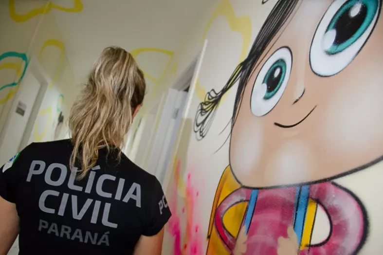 POLICIA CIVI E INTERNET