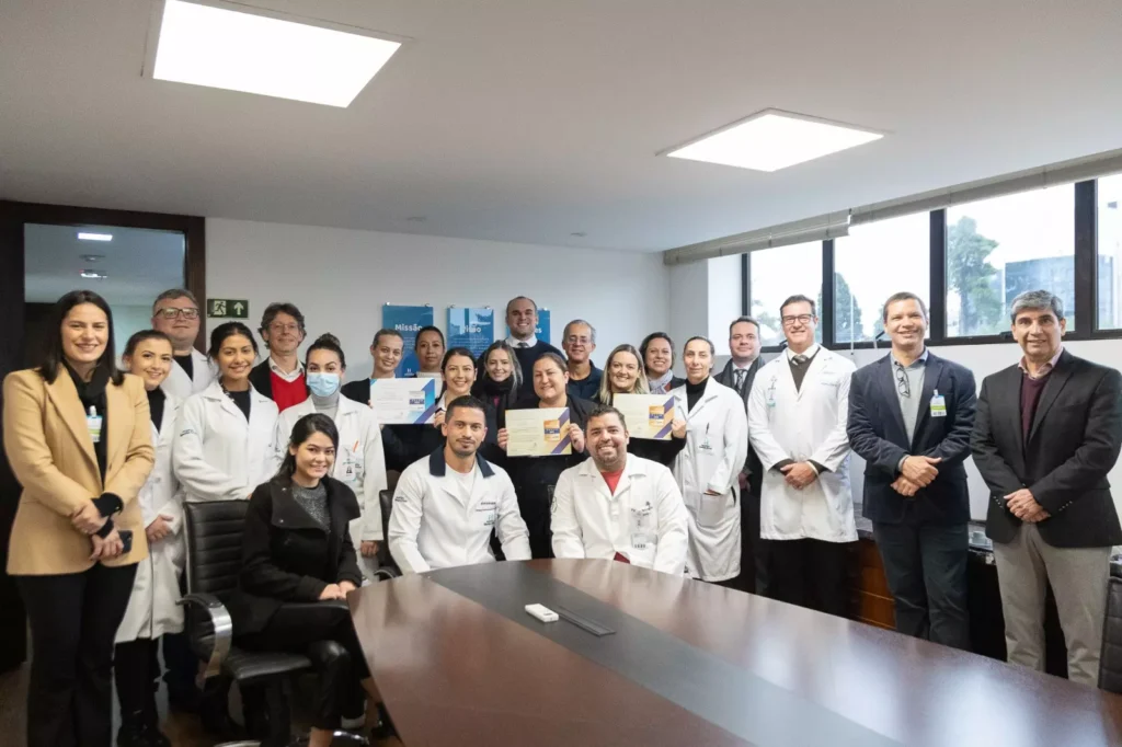 Hospital Santa Cruz/Rede D'Or de Curitiba recebe Prêmio Top Performer André Pessoa Francisco da Silva