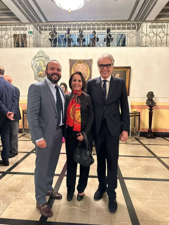 DivulgaçãoAntonio e Gisela Pitanguy, Volnei Pitombo