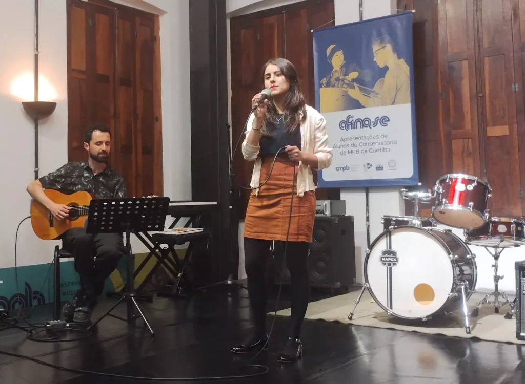 Música Popular Brasileira o Aiditório Nhô Belarmino.