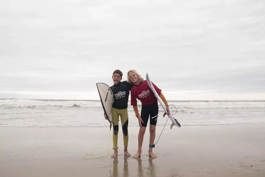 FEDERAÇÃO PARANAENSE DE SURF