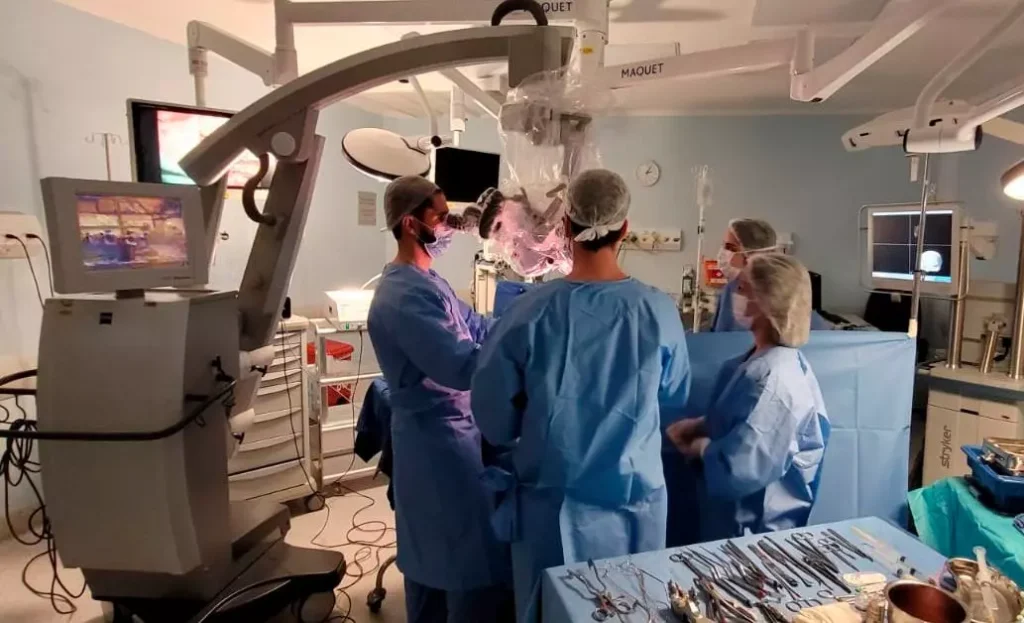 Hospital Santa Cruz/Rede D'Or realiza, com sucesso, cirurgia com paciente acordado para retirada de tumor cerebral Divulgação/Hospital Santa Cruz/Rede D'Or