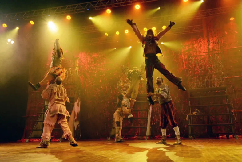 Apresentações gratuitas do projeto Girando Arte mobilizaram 1,5 mil pessoas. C