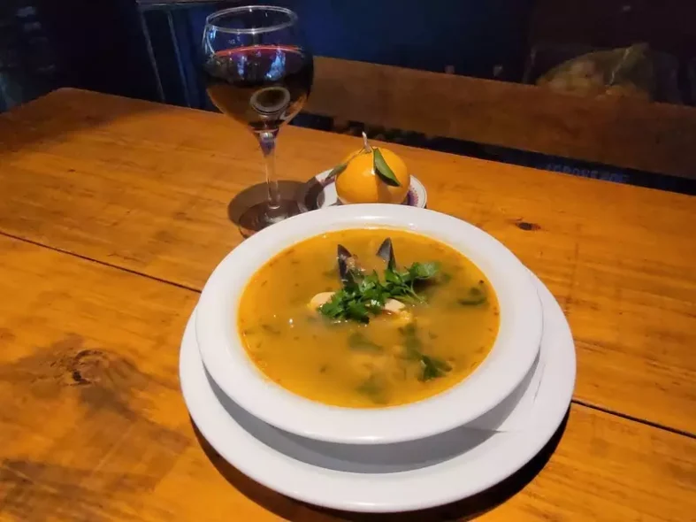 Caldeirada do Mar, do restauramte A Ostra Bêbada. Foto: Rafaela Lorenzen