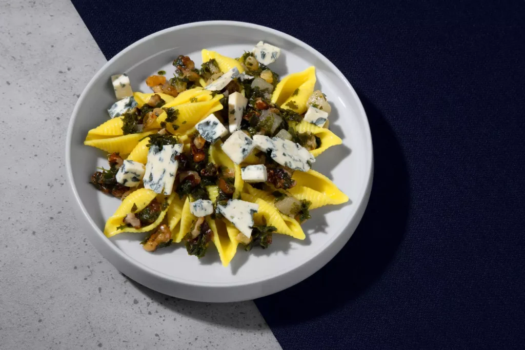 Massa conchiglie, pêra, queijo Fourme d'Ambert e nozes é uma das criações de Thierry Marx
