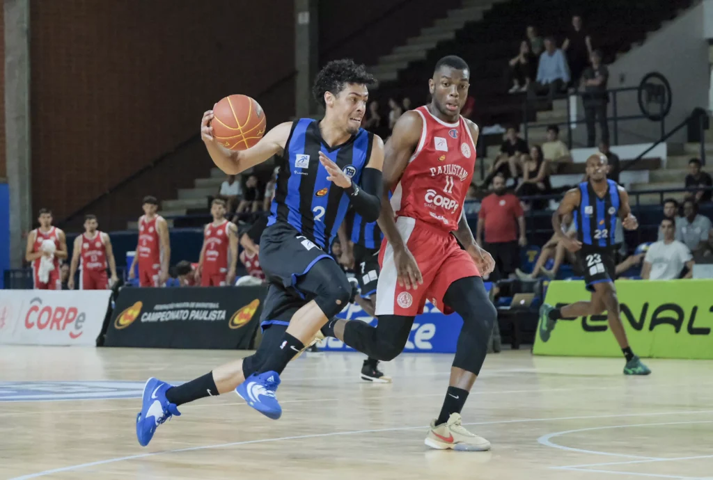 Foto 1 Adyel Borges foi o cestinha do Pinheiros Foto - Daniel Vorley/ECP