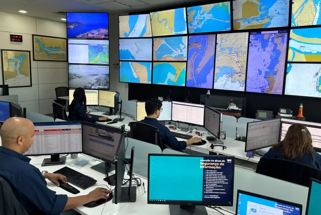 Central de Operações de Rebocadores (COR) da Wilson Sons, em Santos: novo sistema operacional de gestão de frota, ArTeMIS, foi desenvolvido pela startup Argonáutica