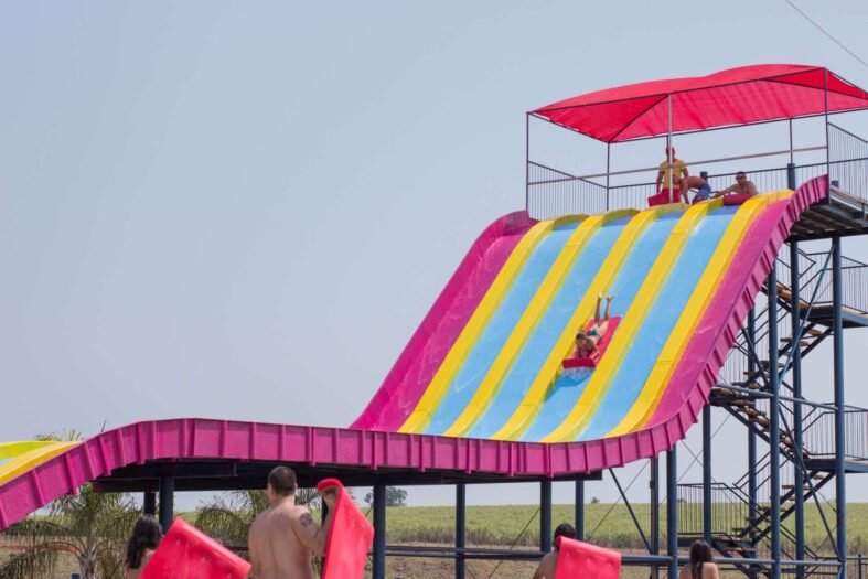 Foto por divulgação Castelo Park AquáticoDecolando