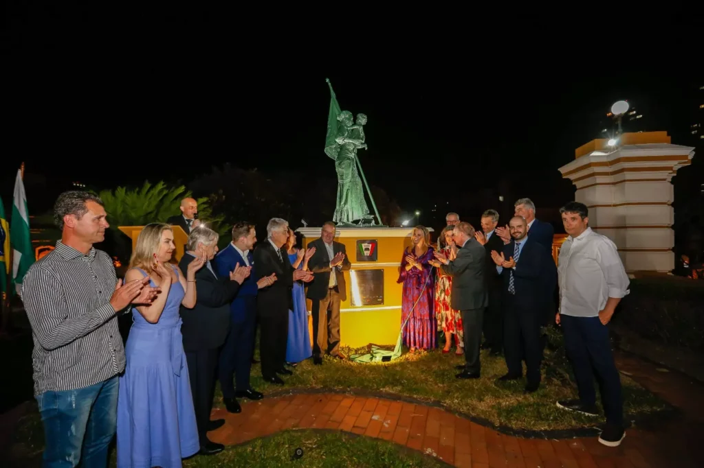escultura de Anita Garibaldi