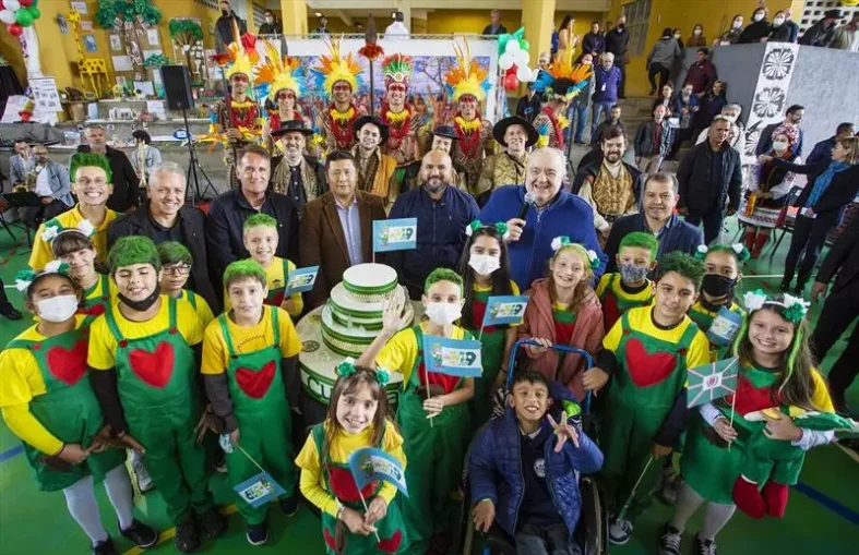 Centenas de Curitibinhas