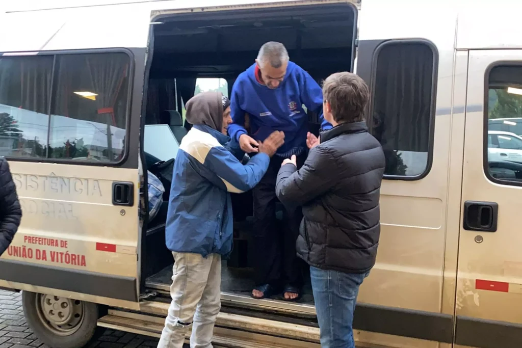 governoparana__pessoas em hotel