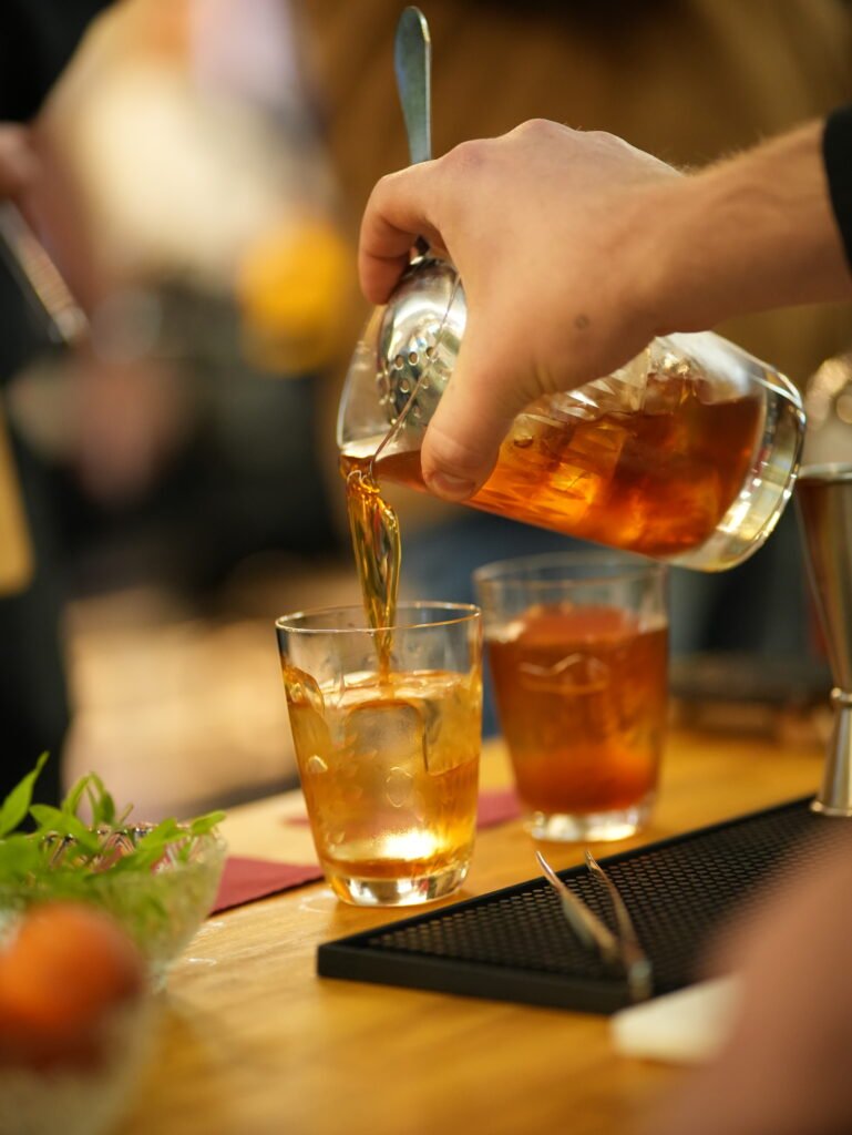 Drink com cachaça preparado em campeonato no Templo da Cachaça Rafael Demetrios