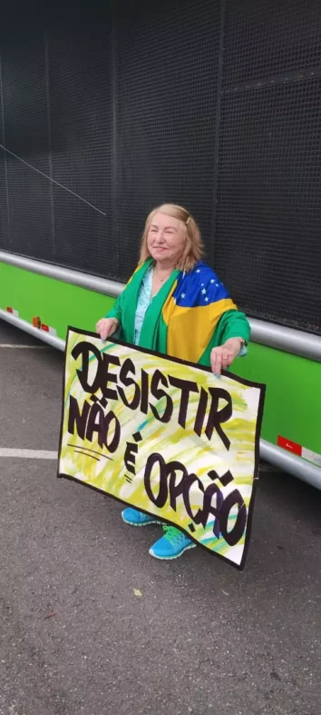 manifestacao-brasil-curitiba-centrocivico