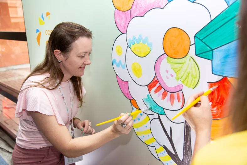 Summit Educação 2023 convidou os participantes a realizarem uma viagem nostálgica pela infânciaCréditos: Rafael Danielewicz