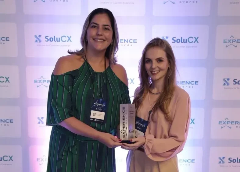 Caroline Ribeiro Cardoso, supervisora de Atendimento ao Cliente; e Isabela Baldin, analista de Atendimento ao Cliente da Honda Serviços Financeiros