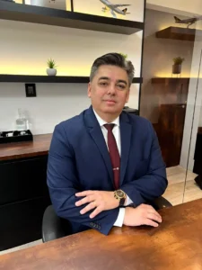 Dr. issei Yuki Júnior