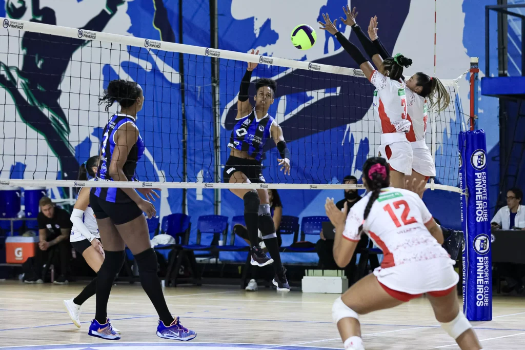 FOTO: Bruna Moraes está disponível e pode fazer sua estreia na Superliga. Foto: Ricardo Bufolin/ECP