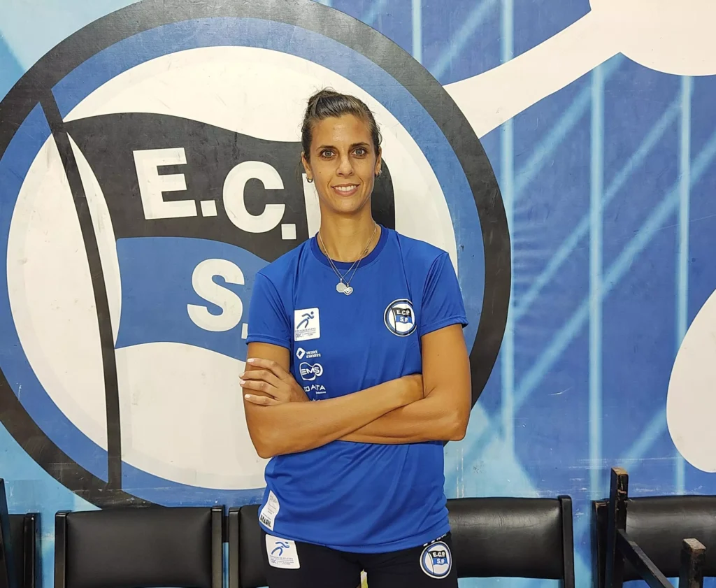 Levantadora Yael Castiglione é o novo reforço do E.C. Pinheiros. Divulgação/ECP