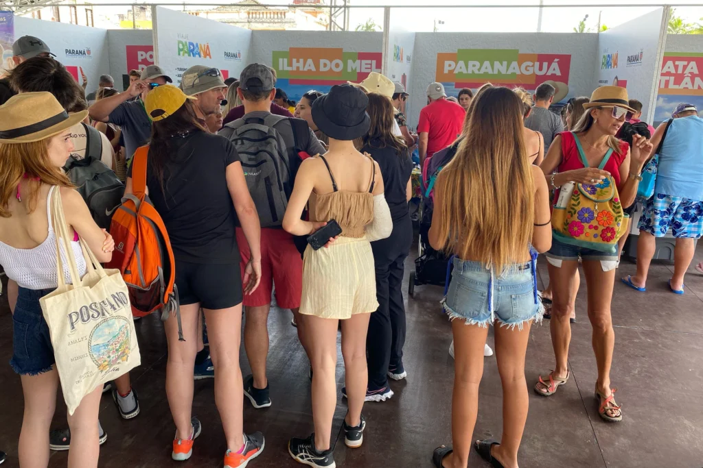 turistas-paranagua (1)