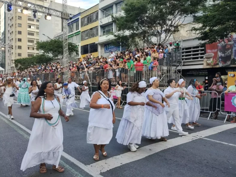bloco-afoxe-carnaval-curitiba