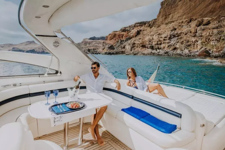 Passeio em Iate - Luxo - Ilha da Madeira_Divulgacao