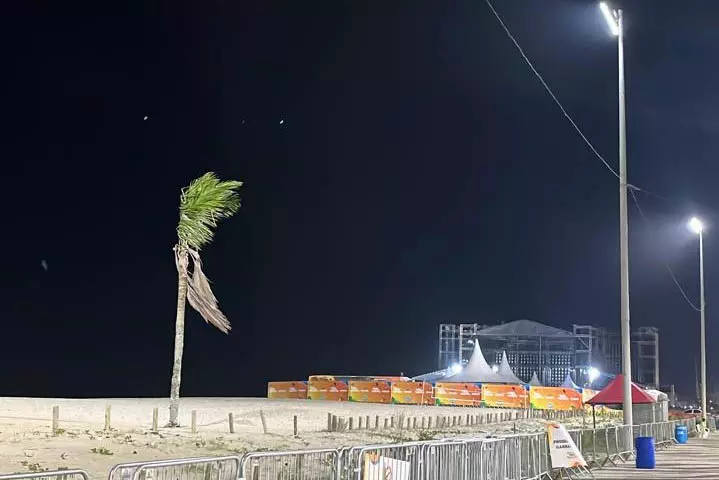 matinhos_novos postes de matinhos