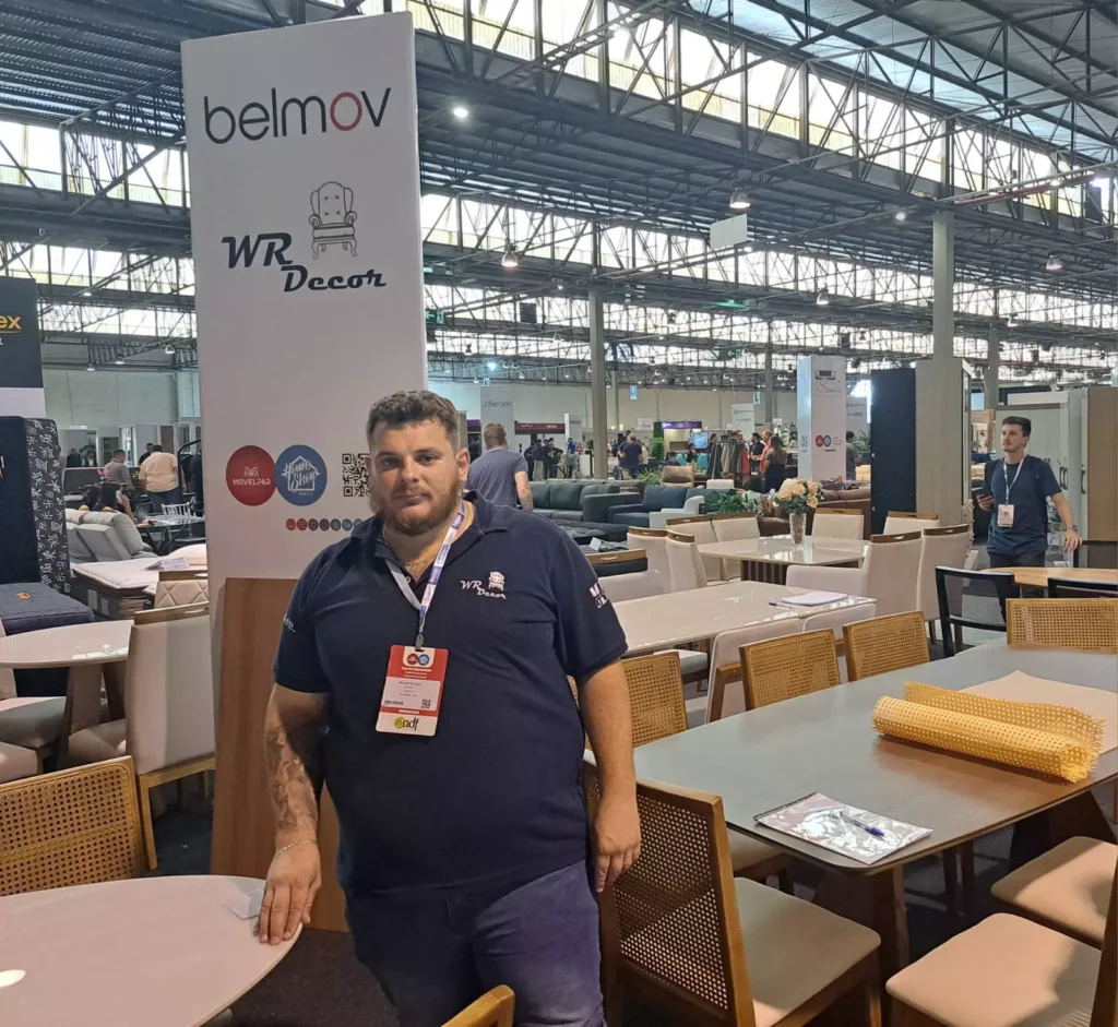 Wellington Gean Turci diz que o novo layout da fábrica ajudou a economizar matéria-prima, reduzir desperdício e otimizar o tempo de produção na WR Indústria. Foto: Divulgação.