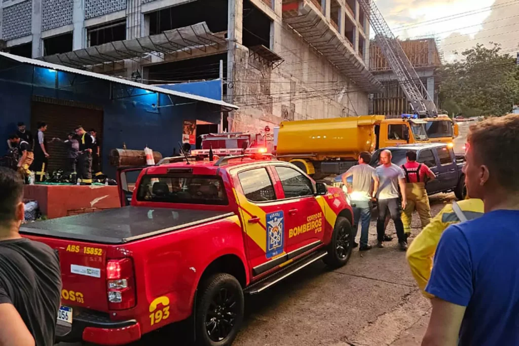 bombeiros-pr-incendio-paraguai