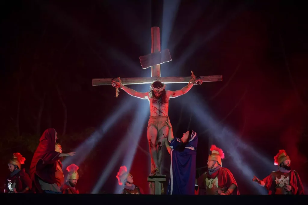 46ª Paixão de Cristo do Grupo Lanteri será apresentada na Sexta-Feira Santa (29/03), em Curitiba. É a segunda maior encenação, ao ar livre, do Brasil - Foto: Reinaldo Reginato.