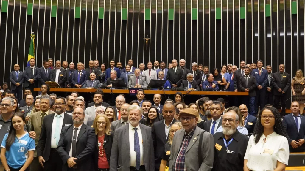 Antonio Grzybowski Plenário lotado na homenagem ao Conselho Federal dos Técnicos Industriais