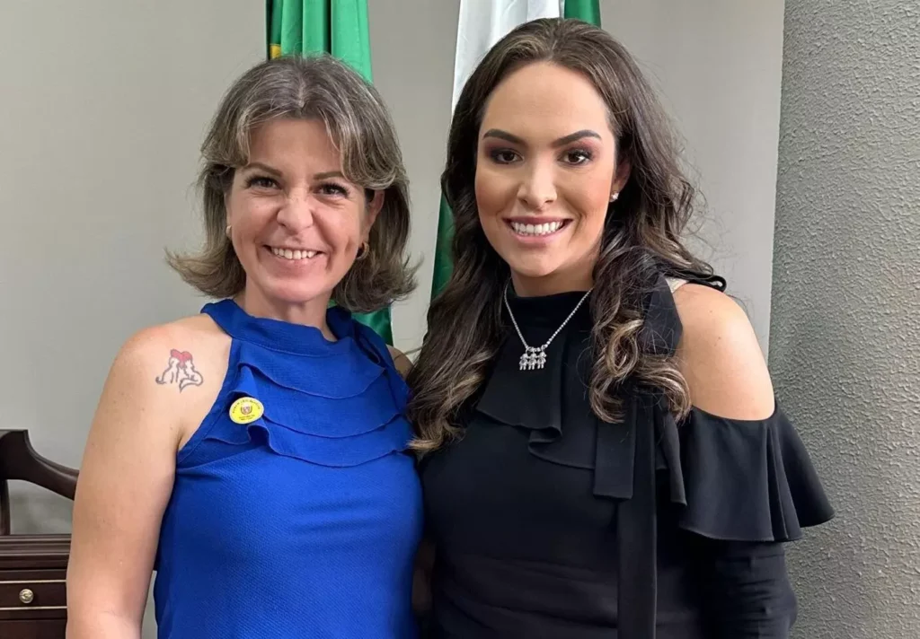 Deputada Maria Victória e a vereadora Daniele Zieber, que vai cuidar do projeto.