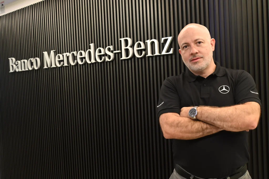 Fernando Favoretto Leonardo Piccinini é o primeiro brasileiro a comandar o Banco Mercedes-Benz