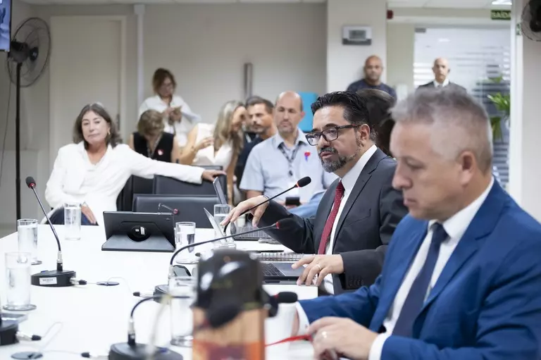 cmc_comissão de etica maria letícia e advogado