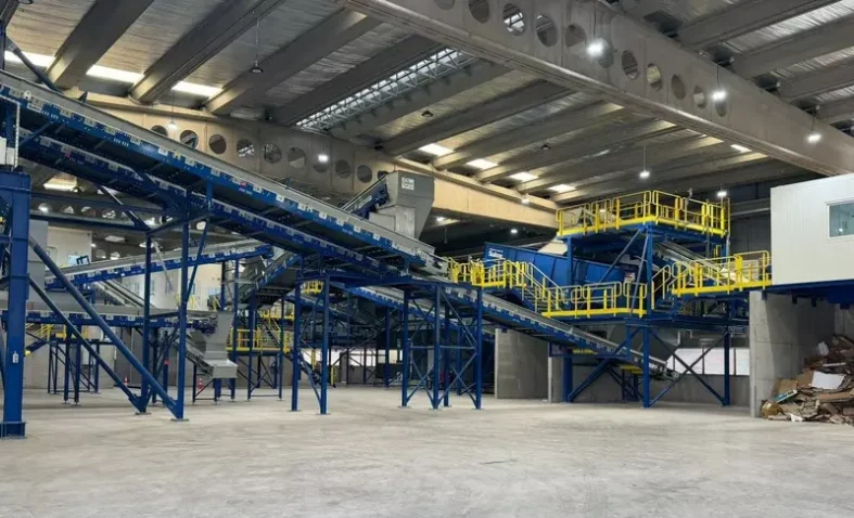 Área de classificação de resíduos do GIRI, no Chile.Foto: Divulgação