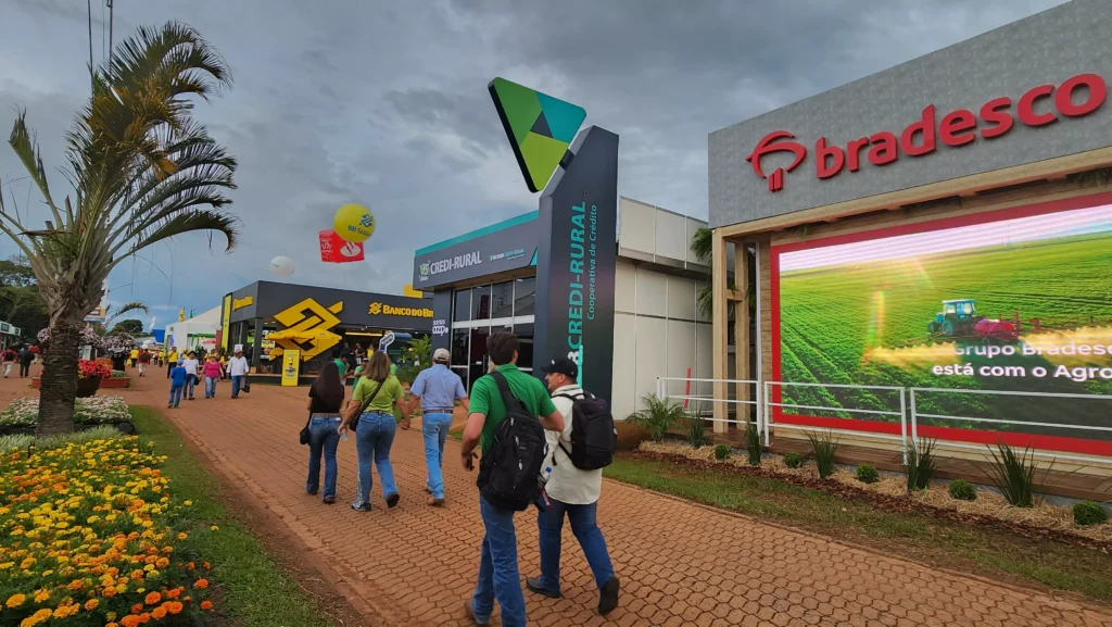 Seis bancos presentes na Tecnoshow COMIGO Tecnoshow COMIGO