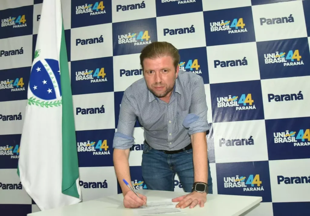 Alexandre Leprevost se filia ao União Brasil