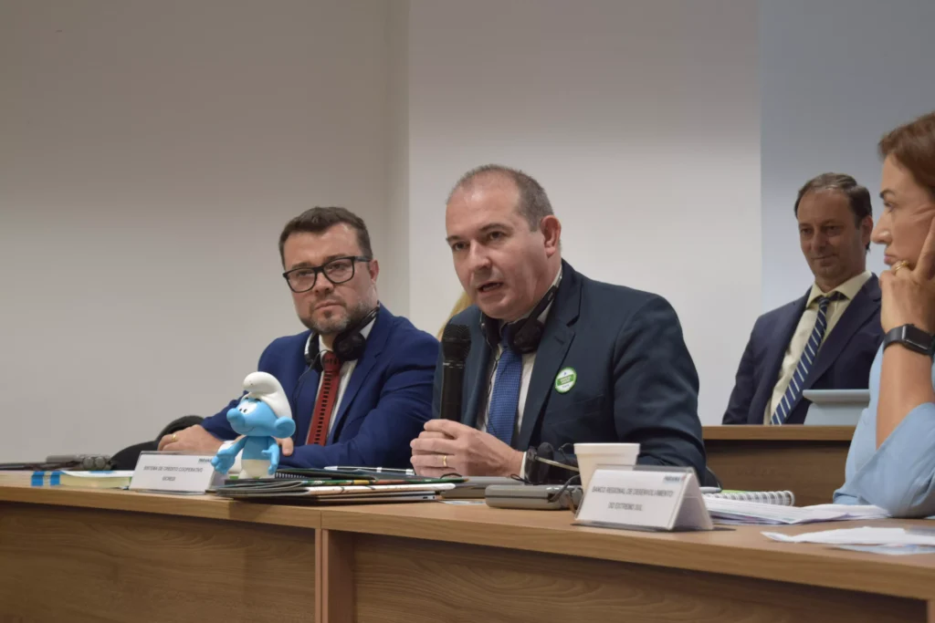 Diretor de Supervisão da Central Sicredi PR/SP/RJ, Reginaldo Pedrão, e gerente de Desenvolvimento do Cooperativismo, André Alves de Assis, marcaram presença no evento Créditos: SGDES/ Lehi Illescas