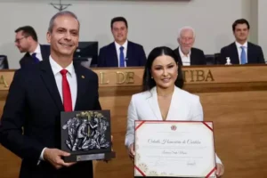 LUCIANA SAITO MASSA É CIDADÃ HONORÁRIA DE CURITIBA