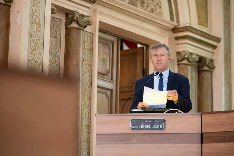 A homenagem ao secretário de Agricultura do Paraná foi defendida por Mauro Bobato. (Foto: Rodrigo Fonseca/CMC)