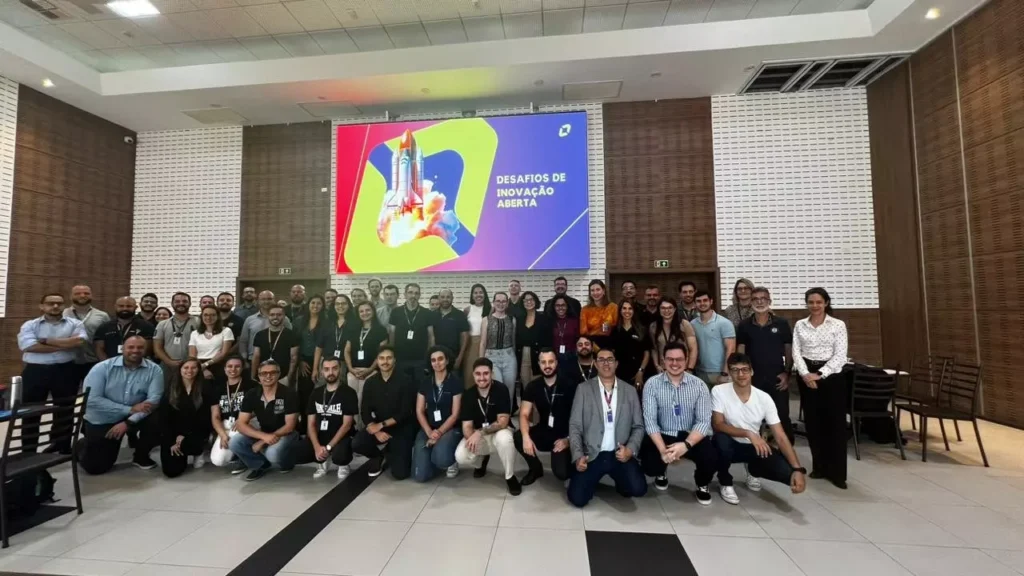 Trabalho de levantamento de desafios realizado com a Volvo, uma das empresas participantes do Link. Crédito: Divulgação