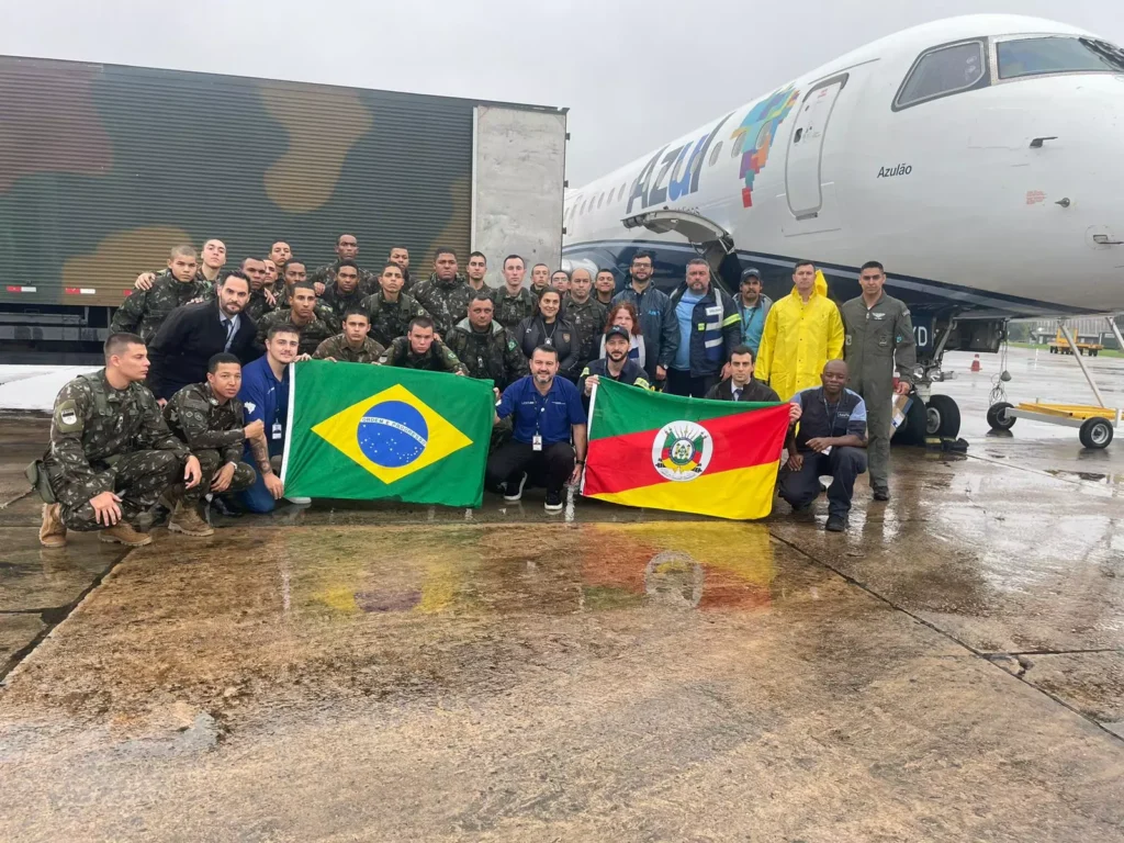Azul realiza mais dois voos humanitários com donativos para Canoas (RS).