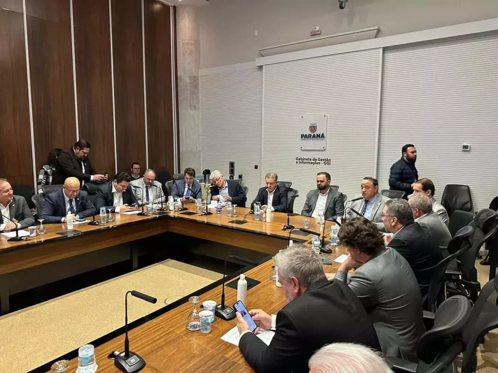 Hussein Bakri anuncia modelo de gestão mais moderno para 200 escolas estaduais