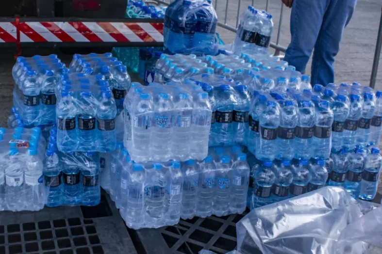 Água, principal ítem solicitado foto levy ferreira-smcs