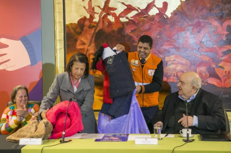 curitiba_greca recebe doações