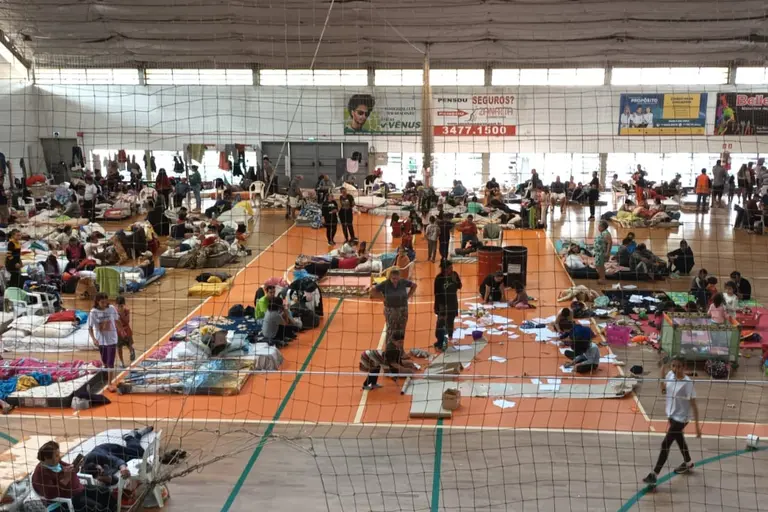 Empresa tem ajudado a manter a estrutura de abrigos em algumas das cidades mais afligidas pelos efeitos das chuvas. Foto: Petrobras / Divulgação