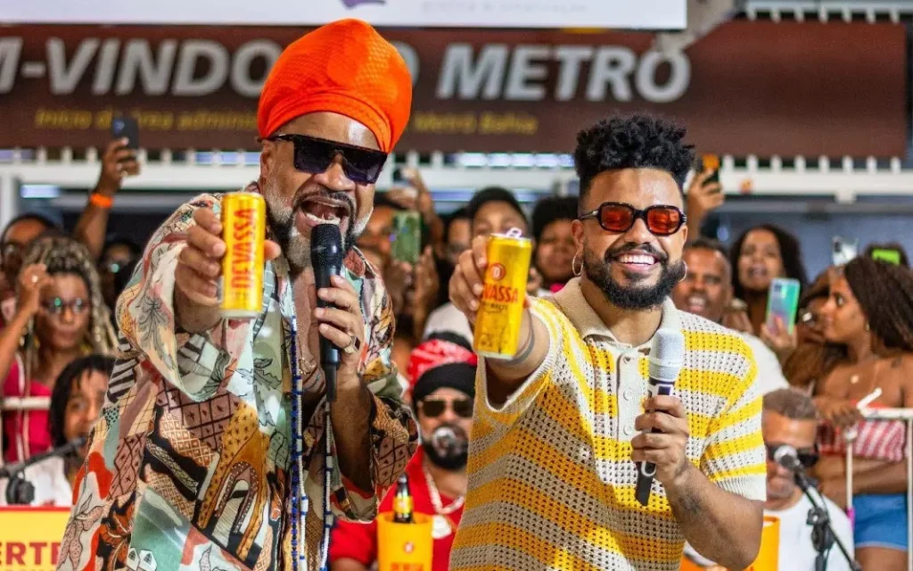 Devassa e Raoni Oliveira