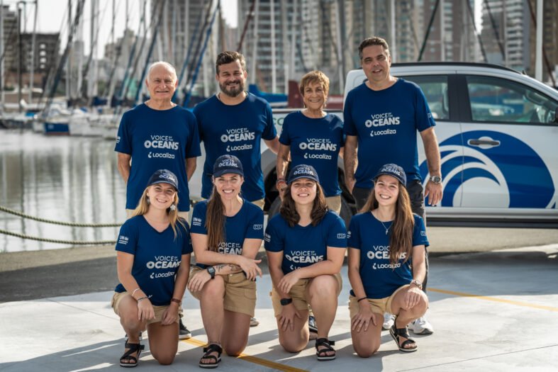 Vilfredo David e Heloisa Schurmann com Alexander Turra da USP e as tripulantes Katharina Grisotti - Thamys Trindade - Marília Nagata - Jessyca Lopes - 1 - Divulgação Voz dos Oceanos - Foto Laura Campanella