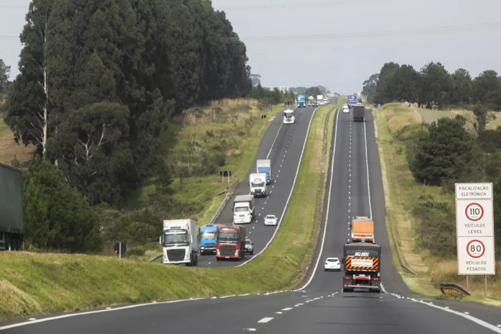 Fiep enfatiza que rodovias são o principal modal para transporte de cargas no Paraná (Foto: Gelson Bampi)