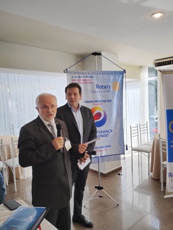 Professor José Rodrigues fez a apresentação do convidado 